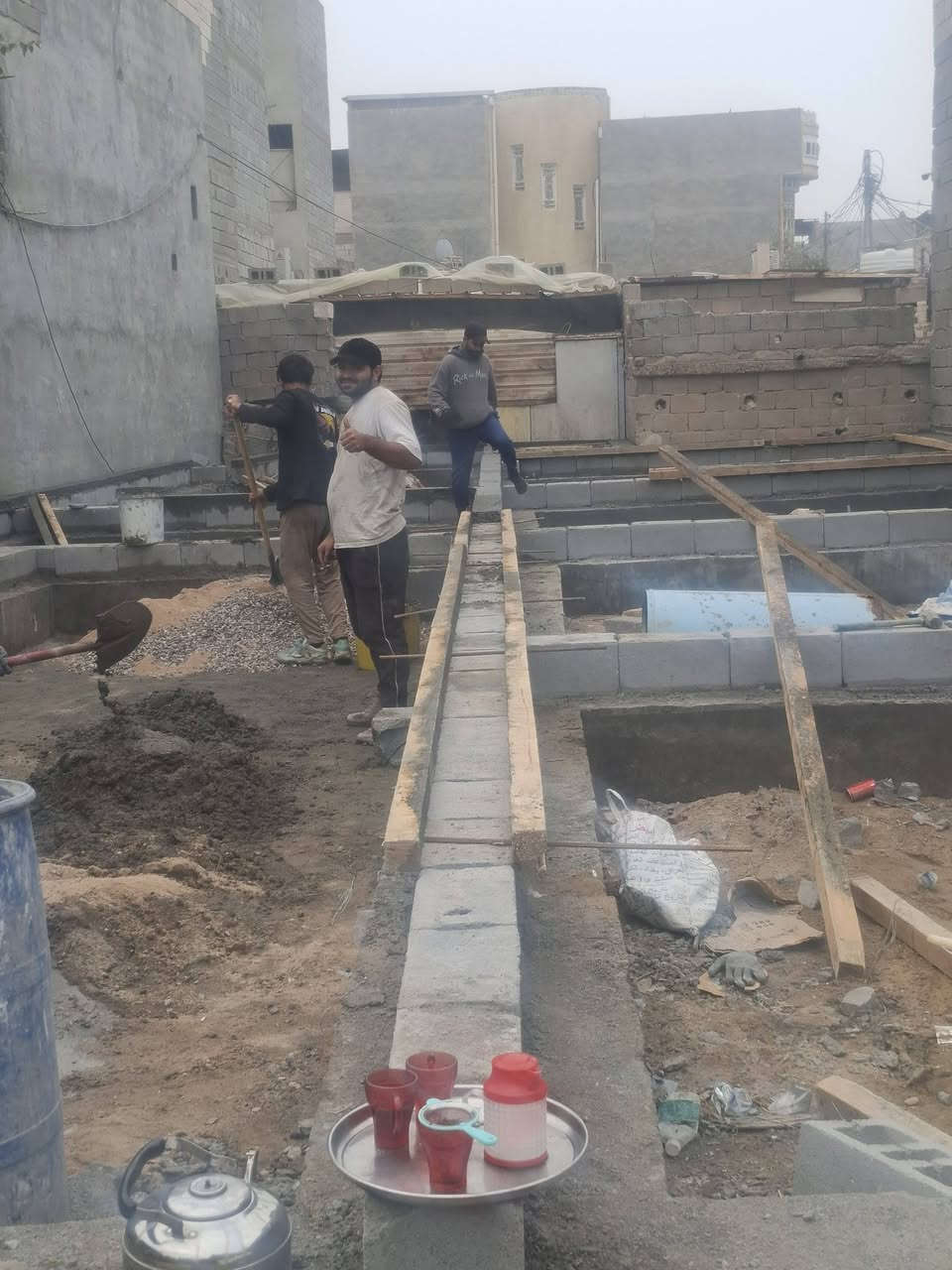 سلام عليكم مستعدون المقاولات العامه اتريد كرسته وعمل او اتريد بس عمل نسلمك هيكل او ترميم  بنسب السعار ما عليك بس راسلنه وبل خدمه مكان البصره ***********
