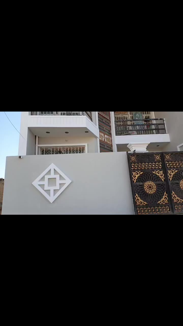 اللهم صل على محمد وال محمد بيت مساحه 150طابقين المكان الرواد الئثريه مع بيت طابقين مساحه 100 تريد ثنيهن او تريد واحد منهن استفسار ***********
