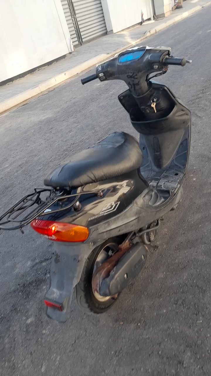 السلام عليكم دراجه بيجي للبيع دراجه نضيفه شلعه قويه خير من الله دراجه غراضه كامله قبق دهن موجود انه ما شاده السعر ٤٠٠ وبيهه مجال للشراي راسلني وتدلل


**إذا كنت صاحب هذا الإعلان وتريد حذفه لأي سبب، رجاءا أرسل رسالة إلى الدعم الفني**