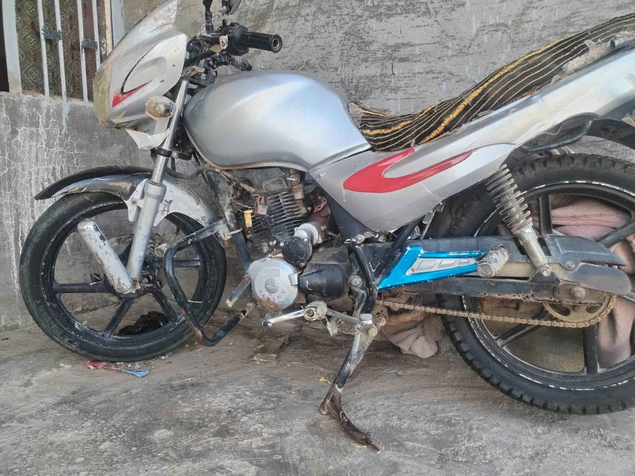 سلام عليكم ماطور سايم للبيع الماطور نضافه ٦٠ بل ميه السعر ٤٠٠ وبيه  مجال مامسجل التصال ***********
