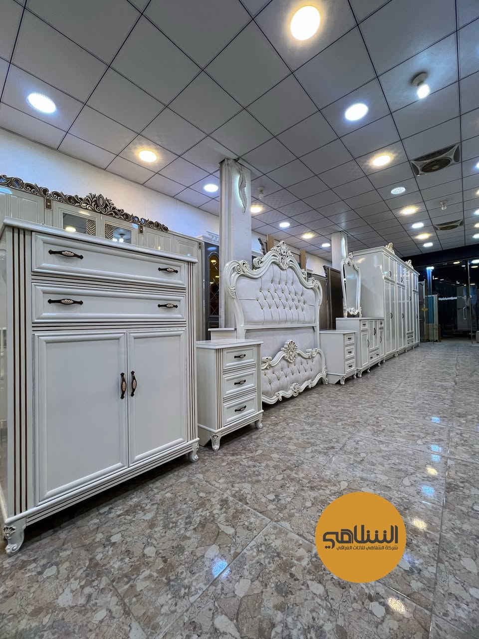 موديل غيم  🤩

نجارة عراقية 100‎%‎ 

ضمن وجبة الدرجة الممتازة 

ضمن وجبة الاصباغ البوية 

السعر 3 ملايين و650 الف فقط 

غرفة 6 ابواب طابقين محلق 

تتكون من 10 قطع 

ارتفاع الكنتور 275سم

عرض الكنتور 337سم

عرض الكنتور مع زاوية ضلع واحد 460سم

السرير بلوك بورد الماني 

طابورية جلوس اضافية 

شركة الشلاهي للأثاث العراقي 

العنوان محافظة واسط قضاء العزيزية قرب كراج بغداد 

خدمة التوصيل والشد مجاناً الى جميع محافظات 
العراق

خدمة استبدال الغرف القديمة بـ ألجديدة مع الاتفاق على الفرق 

خدمة الصيانة ما بعد البيع لمدة سنتين مجاناً 

***********

***********
