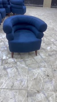 40 كرسي جدد ما مستخدمات  للبيع  رقم 07730600042