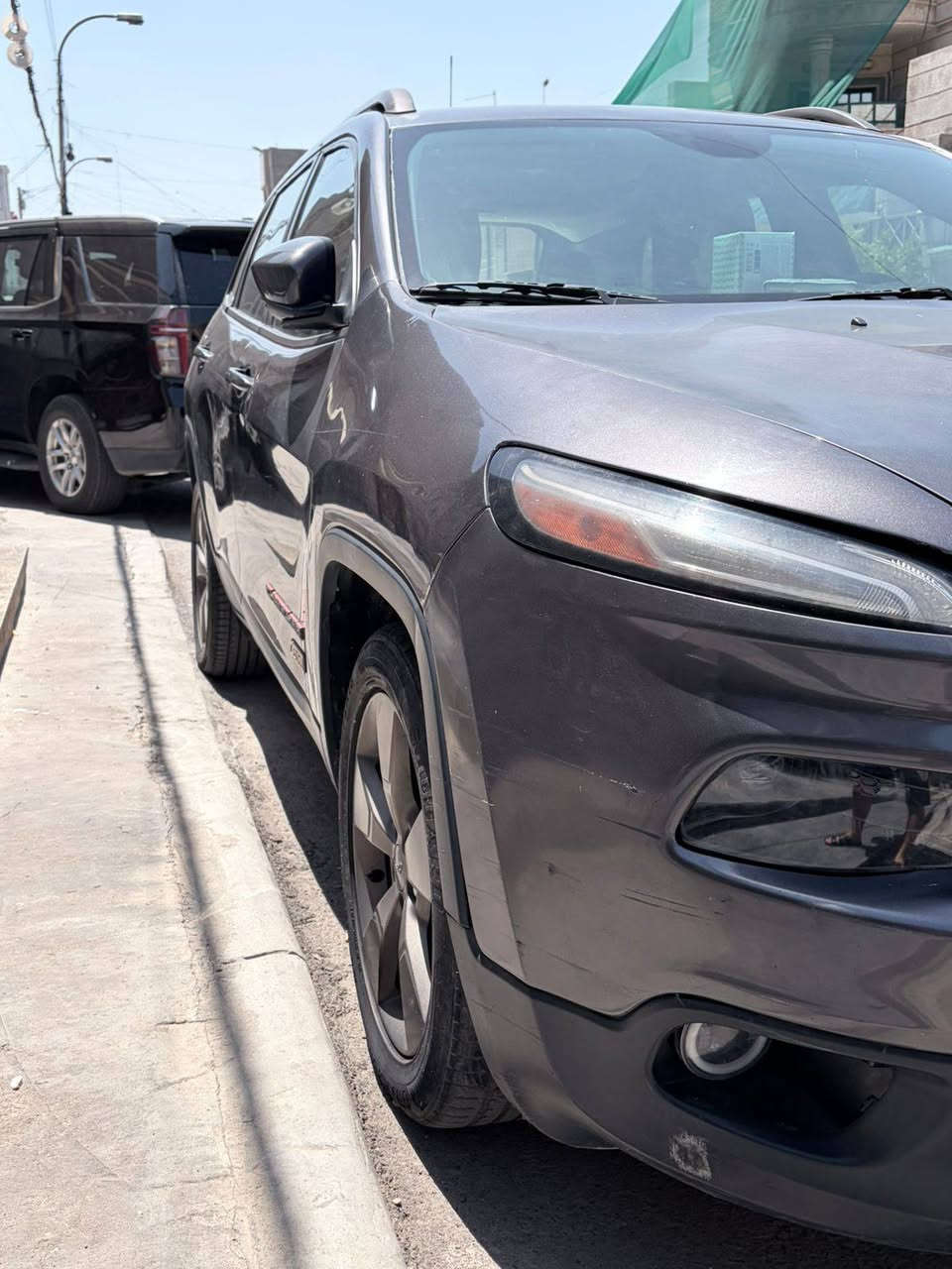 جيب بزون موديل ١٦ محرك 2400 مواصفات أقره التفاصيل الباقية (من رخصة الادمن )
بانورما قطعتين 
تبريد أمامي خلفي 
بصمة 
بصمة ابواب 
تشغيل عن بعد 
صندوك كهرباء 
حساسات خلفية 
مراية اوتودم 
رادارات 360 
ترحيب عند الدخول 
اشاير بالمري 
شاشة اكبر مقاس 
(وارد امريكي الحادث بنيد وجاملغ بدون دواخل وبدون لغود وشواصي البنيد مبدل والجاملغ مصبوغ والجاملغ الأيسر بالعراق مصبوغ )
صدرها 85 بالمية 
كير ومكينة مكفولات 
تبريد ثلج 
السعر 110 قفل 
ماسنجر ما ارد فقط واتساب أو اتصال 
المكان بغداد 
***********
ملاحظة (نواقصها تايرات أمامية فقط وجامة أمامية )
السونار موضح بالمنشور بغداد, العراق
