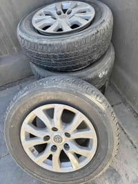 تخم ويل اصلي لاند كروز 2017 ويا تخم تاير دنلوب نص عمر مستعمل  للبيع 07...