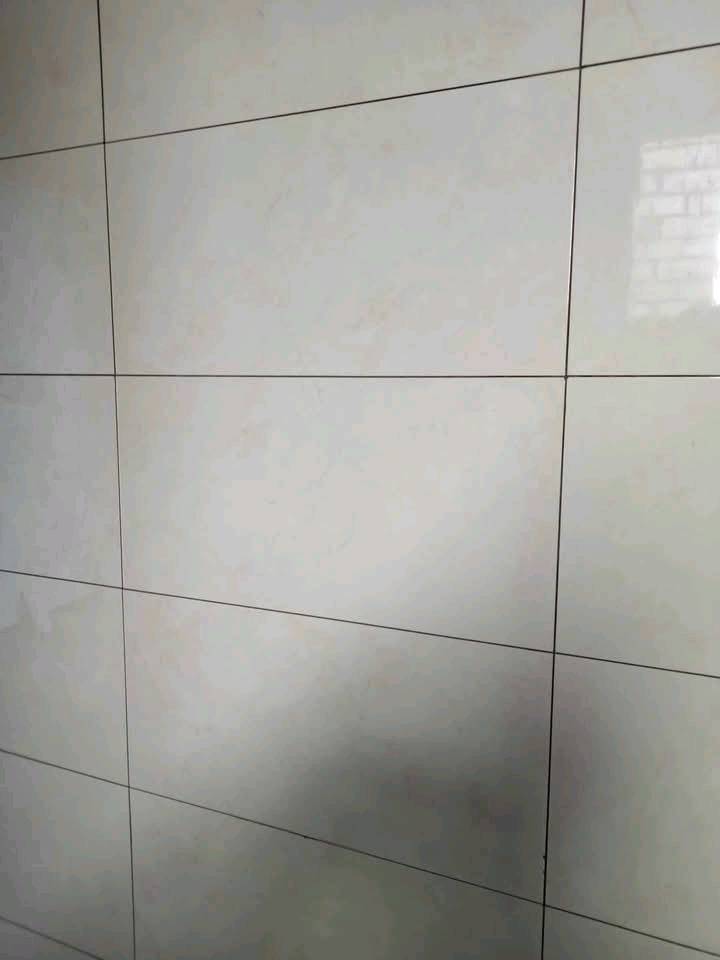  خلفه  لبخ  وتطبيك جميع قياسات البورسلين وسيراميك بالسمنت أو ماده الاصقه عمل مكفول  متفرغ حالياً اسعار المتر جدران ع9 ارضيات8  باليوميه 60 بغداد