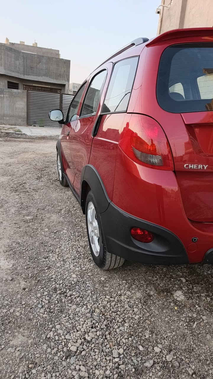 السلام عليكم للبيع شيري x1  موديل ١٤  سياره جديده بدون نقص كلشي شغال وبلادي بدون صبغ بدون جراد بيها شويه بارد بالباب عكس السايق ماشيه اقل ٥٠ الف سبير منازل هزه جديده  وسنويه لغايه ٢٨  يعني فقط تحويل عنواني بغداد التاجيات بعد الملعب  سعرها ٥٥ وبيها مجال  / ***********  / ***********
