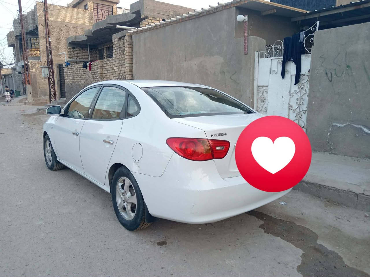 السلام عليكم
افانتي٢٠٠٧بغداد/خليجي بدون حادث 
فقط صبغ حزام جماليه 
محرك١٦٠٠ دكشن عالي /تبريد ثلج 
السعر ٩٥ وبيها مجال 
مكان السياره بغداد 
السياره بااسمي 
***********
