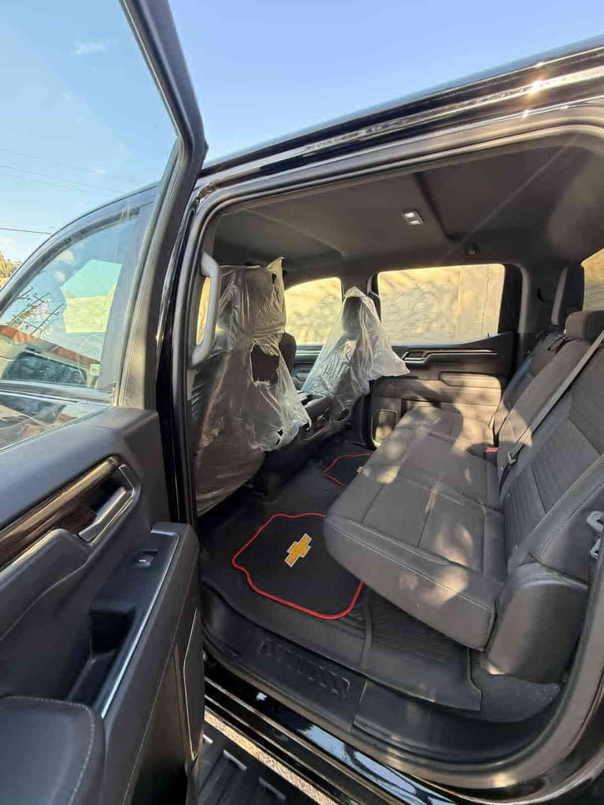 2023 CHEVROLET SILVERADO,RST مكينه8 سلندر السعر 370 وبيها مجال بسيط 
الاتصال***********
