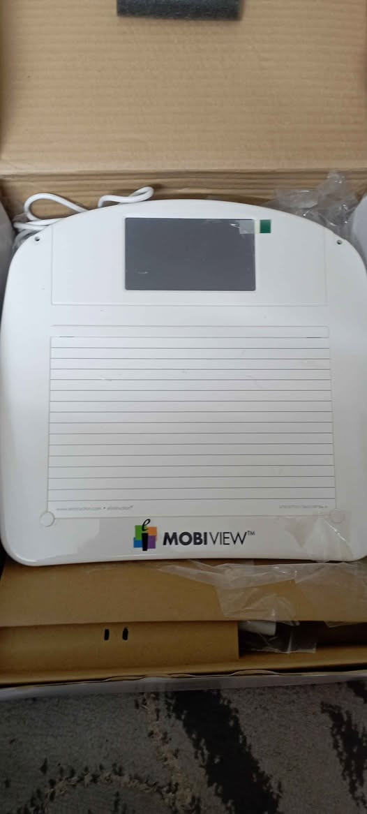 جهاز MobiView Workspace Edition الأصلي، الجهاز جديد تماماً (غير مستخدم) وبكامل ملحقاته الأصلية.
​هذا الجهاز هو الحل الأمثل للأستاذ أو المدرب الذي يبحث عن التميز والاحترافية في تقديم دروسه. يسمح لك بإدارة الصف والتحكم في حاسوبك وعرض الملاحظات على السبورة الذكية وأنت تتحرك بحرية في كل أرجاء القاعة.
​المميزات والملحقات المتوفرة:
​الحالة: جديد كلياً (براند نيو) مع كامل الأكياس والكارتون.
​الملحقات: يحتوي على القلم التفاعلي الأصلي + قاعدة الشحن + وصلة الـ USB اللاسلكية.
​الشاشة: شاشة لمس مدمجة تتيح لك رؤية ما تعرضه والتحكم في الأدوات الهندسية والكتابة بوضوح.
​التوافق: يعمل بسلاسة مع برنامج Workspace والسبورات الذكية والداتا شو. بغداد, العراق


**إذا كنت صاحب هذا الإعلان وتريد حذفه لأي سبب، رجاءا أرسل رسالة إلى الدعم الفني**