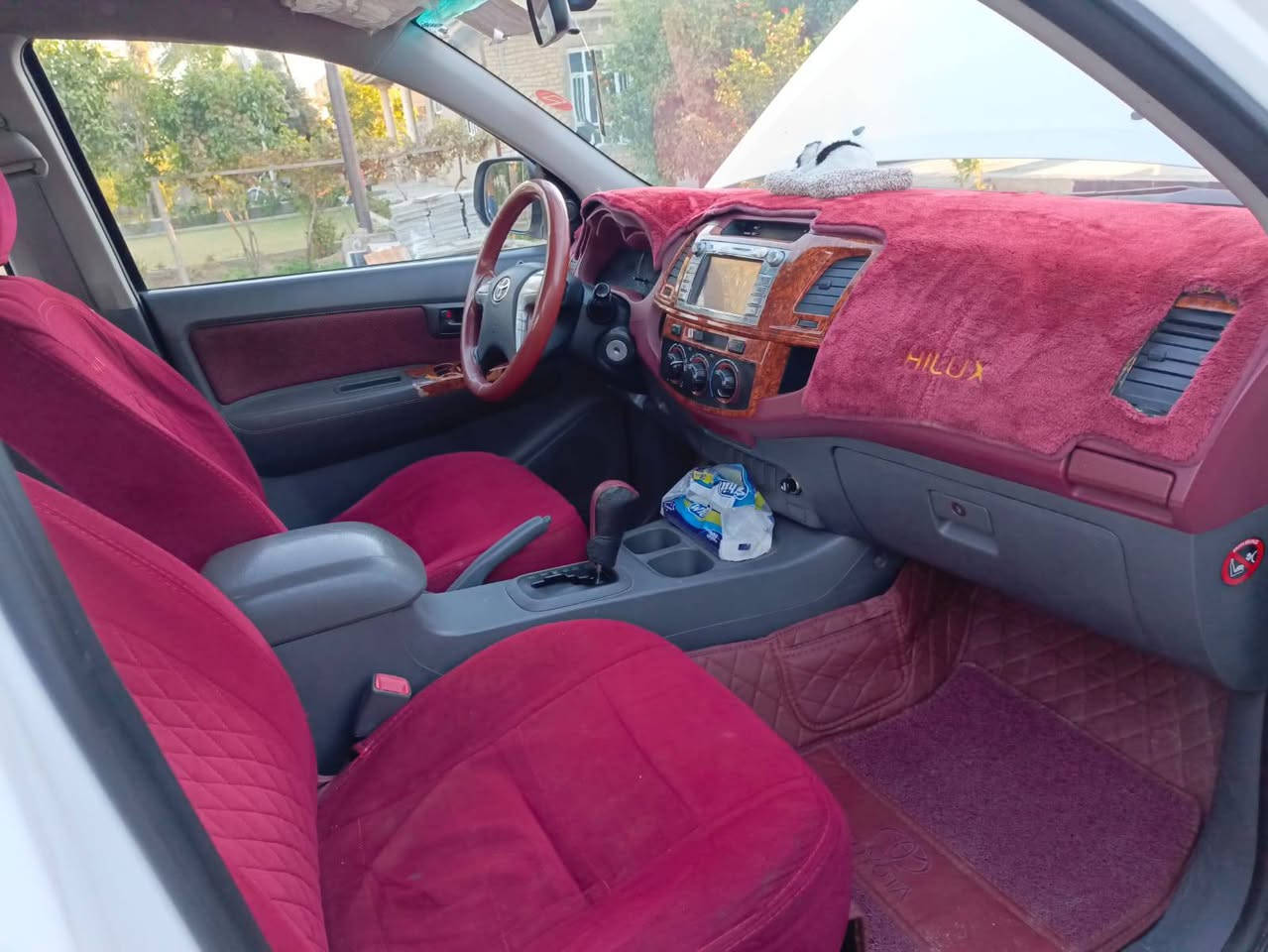 تيوتا هايلوكس 2014 كويتي شاصي 19  رقم شمالي بسمي السياره كير اوتماتيك مكفوله كفاله عامه محرك وكير مكفولات وحداديه فول شاشه تبريد ثلج  مكانهة الفلوجه وتحويل ثاني يوم للستفسار. ***********
