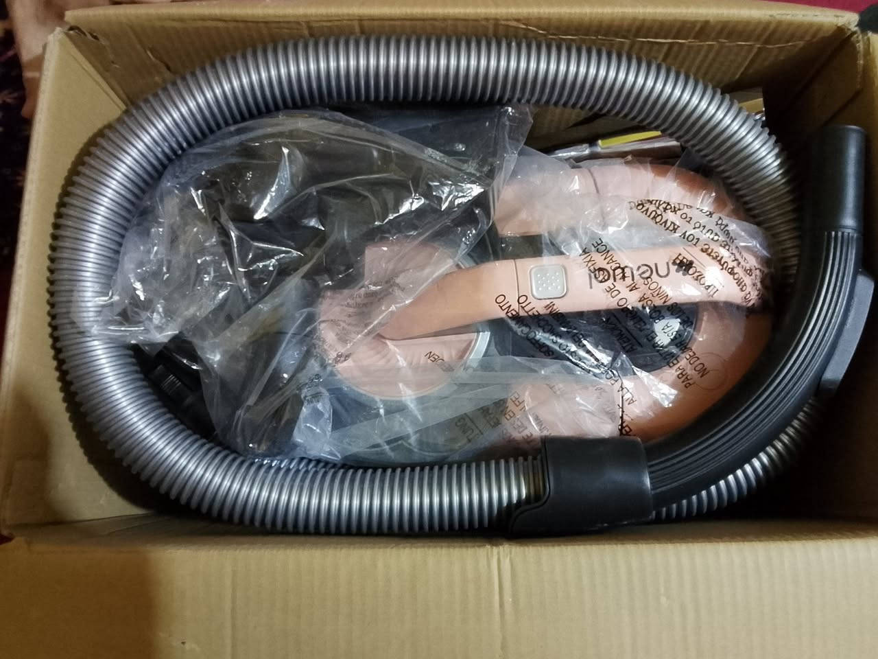 مكنسة كهربائية للبيع 🧹✨
نوع: CyclonePro
حالتها: جديدة تماماً مع جميع الملحقات
✔️ قوة سحب قوية
✔️ عملية وخفيفة وسهلة الاستخدام
✔️ مناسبة لكل أنواع الأرضيات
💰 السعر: 100 (بي مجال بسيط)
📍 التسليم: حسب الاتفاق
📩 للجادين فقط مراسلة خاص


**إذا كنت صاحب هذا الإعلان وتريد حذفه لأي سبب، رجاءا أرسل رسالة إلى الدعم الفني**