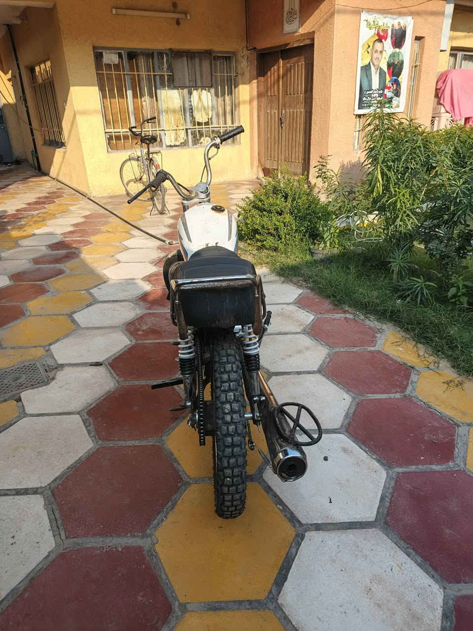 للبيع تايكر ٢٠ مكينه نامه أصل كلك ٢٤٠ وبيه مجال ***********
