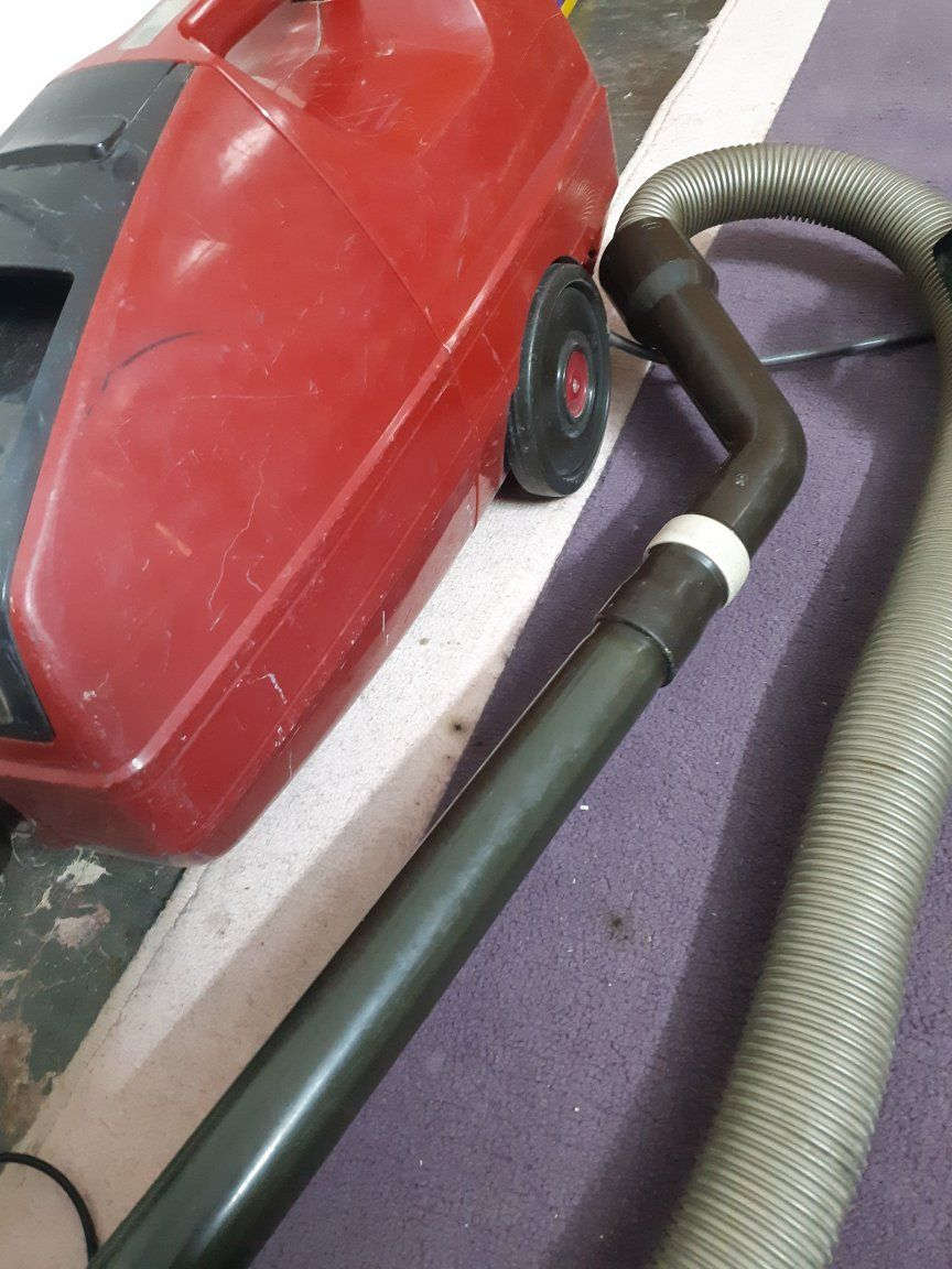 مكنسه نشنأل ياباني نضيف جدا  شرط الفحص أمام المندوب  سعرها ٧٥ توصيل موجود


**إذا كنت صاحب هذا الإعلان وتريد حذفه لأي سبب، رجاءا أرسل رسالة إلى الدعم الفني**