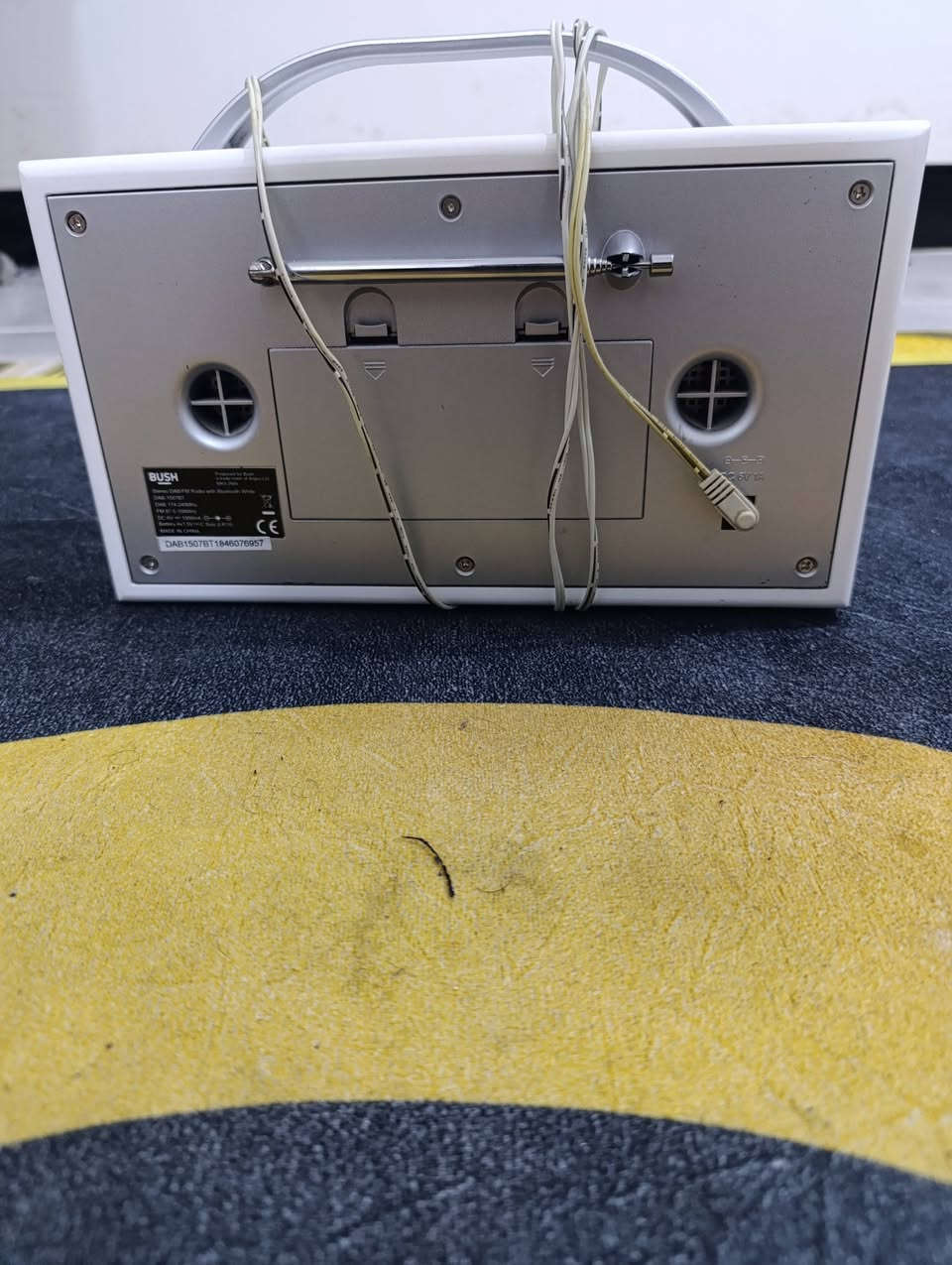 راديو بوش باله اوربي الأصلي يشتغل كهرباء وباتري وبيه بلوتوذ يكنك على التيفون.السعر30الف


**إذا كنت صاحب هذا الإعلان وتريد حذفه لأي سبب، رجاءا أرسل رسالة إلى الدعم الفني**