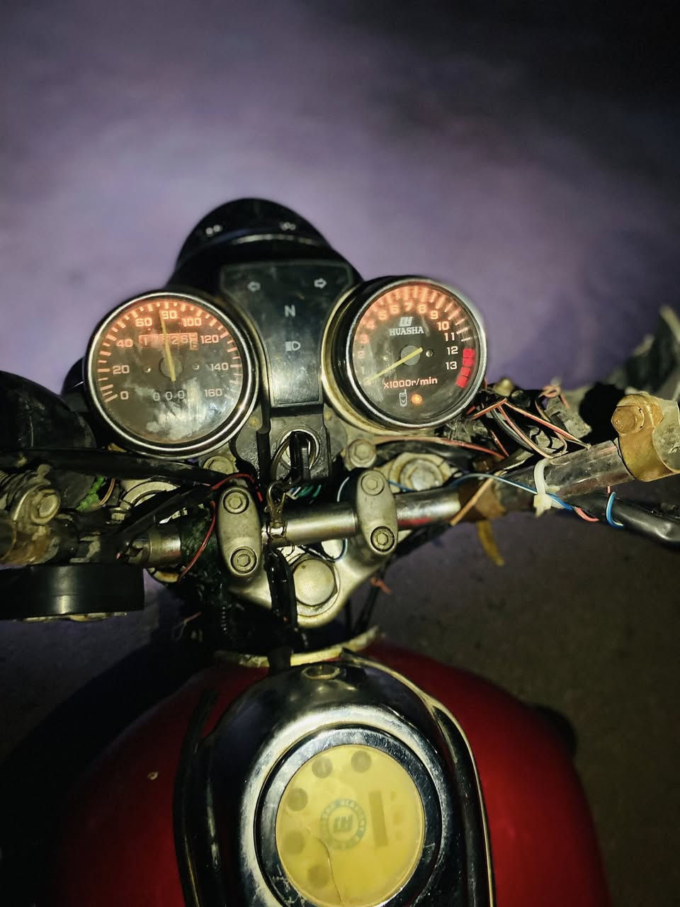 سلام عليكم   تراجه جونده نضيفه شرط المديل 21.  كهربايات شرط محرك نضيف السعر مليون بيه مجال الطيبين وتفاصيل عله رقم المكان سماوه رقم ***********–***********
