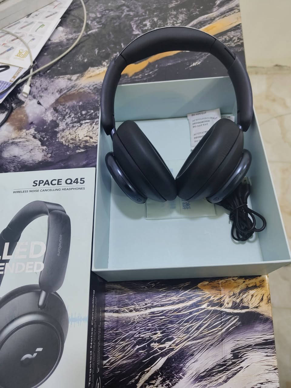 السلام عليكم 
سماعة Soundcore Anker Space Q45 
ماخذها ب 125 مستخدمة قليل
السعر 100 مكاني كوت الفلاحية شارع 30 
***********
