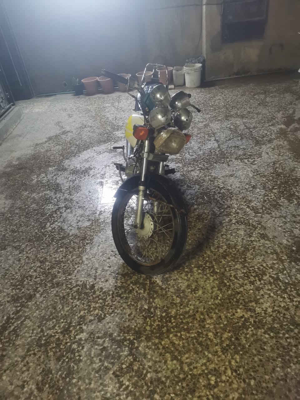 دراجه يراني اربع كير موديل2020 كهربائيات كامله دبلات شغاله امامي خلفي مكينه لاتبخير ولاتنقيص لانضوح شلعه تخبل سماعات بلوتوث مكان بغداد البياع سعر 290بيه مجال رقمي ***********
