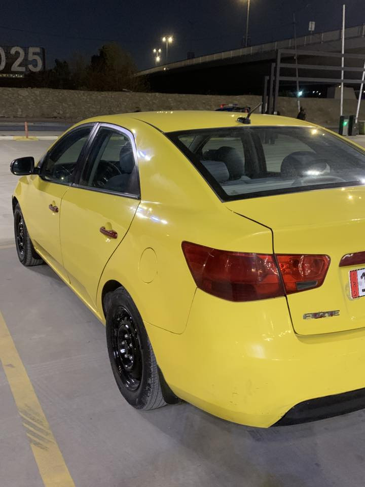 سلام وعليكم
فورتي موديل ٢٠١٣ وارد امريكي 
سيارة خير من الله مابيها اي نواقص مكينة كير صدر تخم تاير سيارة جاهزة على اربعة وعشرين حباية
رقم انگليزي بغداد باسمي 
عنوان السيارة بغداد 
للتواصل ***********
