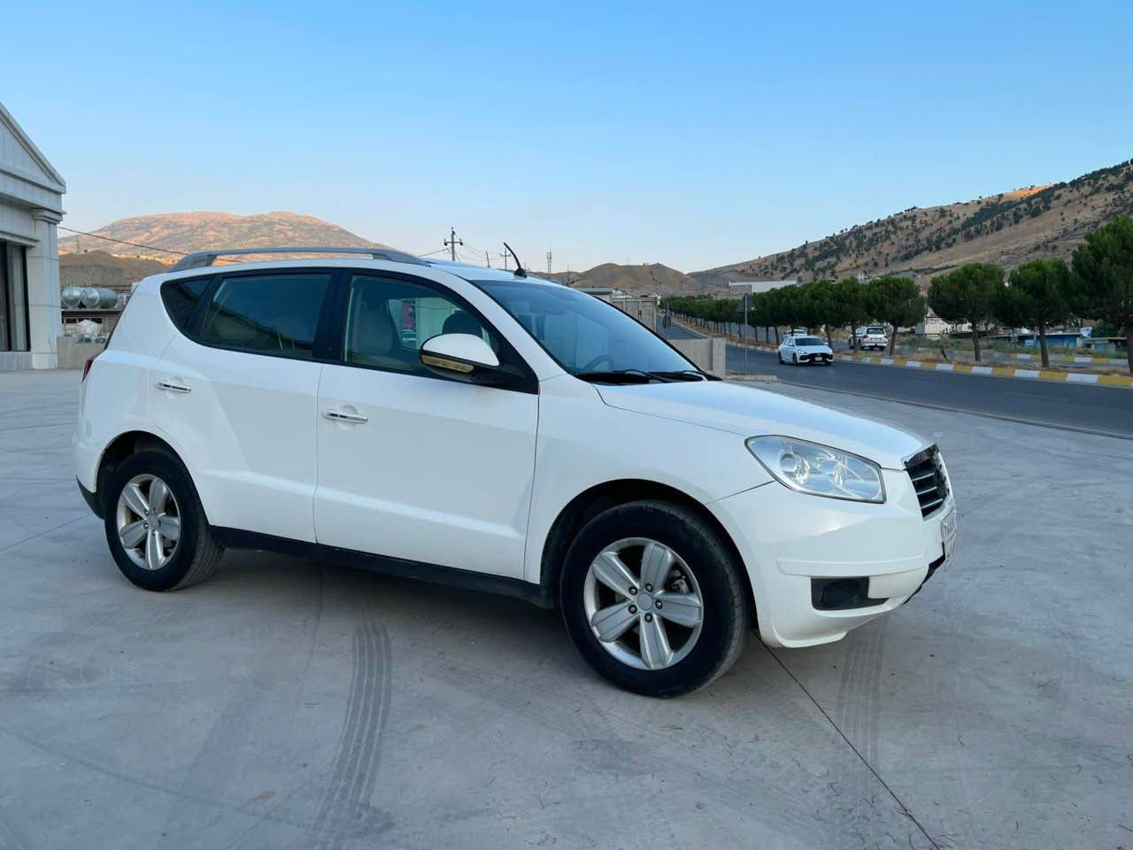 جێلی ئێم گراند GEELY EMGRAND X7
مۆدێل 2013
فوول مواسەفات  
115 هەزار ڕۆیشتوە
سبوغ و ساردەکووتی نیە
گێر مەکینە بەشەر نەکرایتە
تەنها تەزرەیەکی وورد و کەمی هەیە
سعری 79 وەرەقە و مەجالێکی کەم

*********** سوران, أربيل
