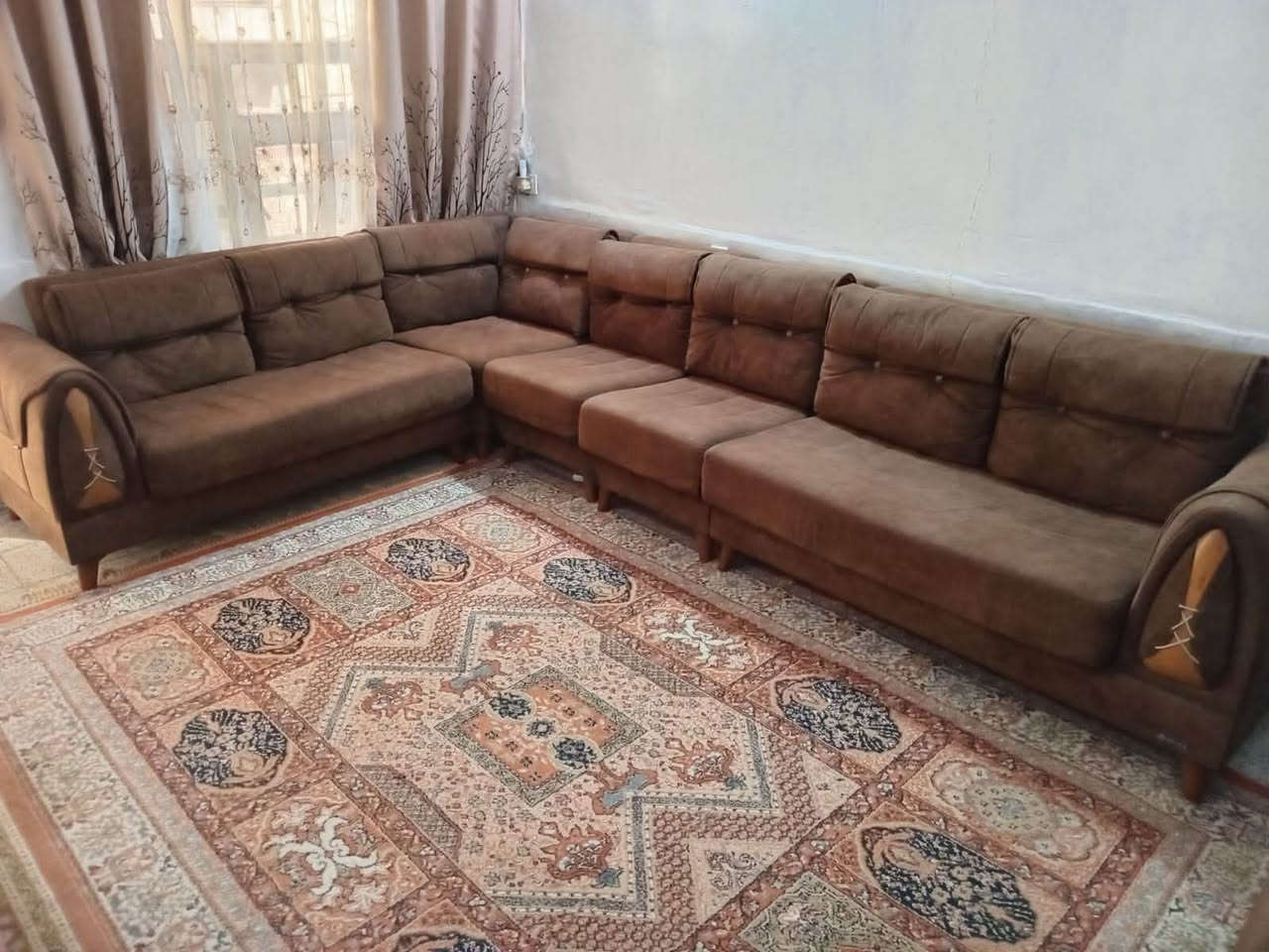 ديوان ١٠ مقاعد سرير مخزن تركي ماركه موظحه بصوره بدون اي ظرررر نظيف كلش مكان دوره الاثورين الشراي *********** واتس
