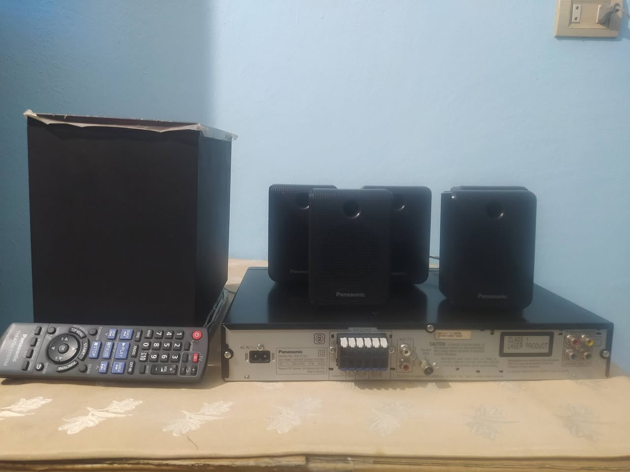 مسرح منزلي باناسونيك ماليزي أصلي يحتوي على مشغل بلو راي يتضمن مكبر صوت قابلة للتركيب على الحائط مزود بمدخل AUX و USB يوفر صوت جهير قوي من مكبر صوت كبير  ويحتوي على مشغل اقراص CD /DVD ومكبر صوت قوي و 5 سماعات وجهاز تحكم عن بعد ويتميز بوظيفة تحويل 1080P لتجربة سينما منزليه حقيقيه ويحتوي على راديو
المكان شبرا مصر


**إذا كنت صاحب هذا الإعلان وتريد حذفه لأي سبب، رجاءا أرسل رسالة إلى الدعم الفني**