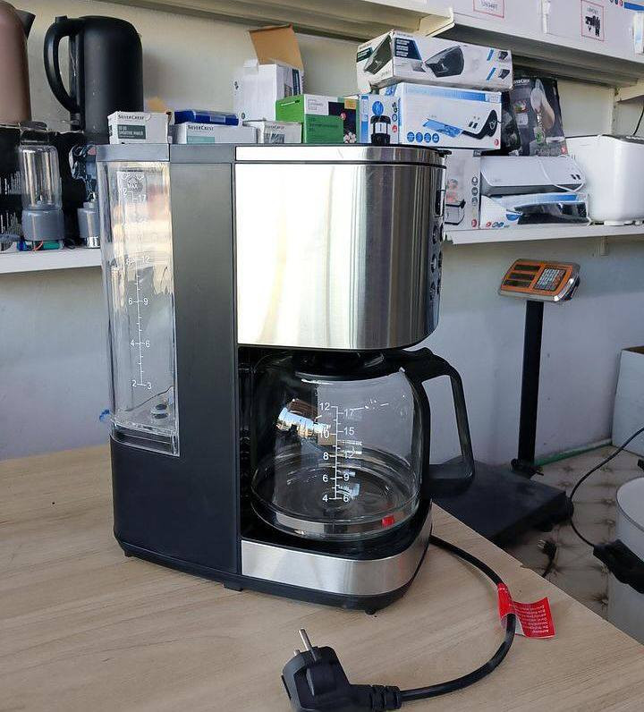 عندي ماكنة قهوا بهذا الشكل التفيده
ب 15سعرها 
***********
