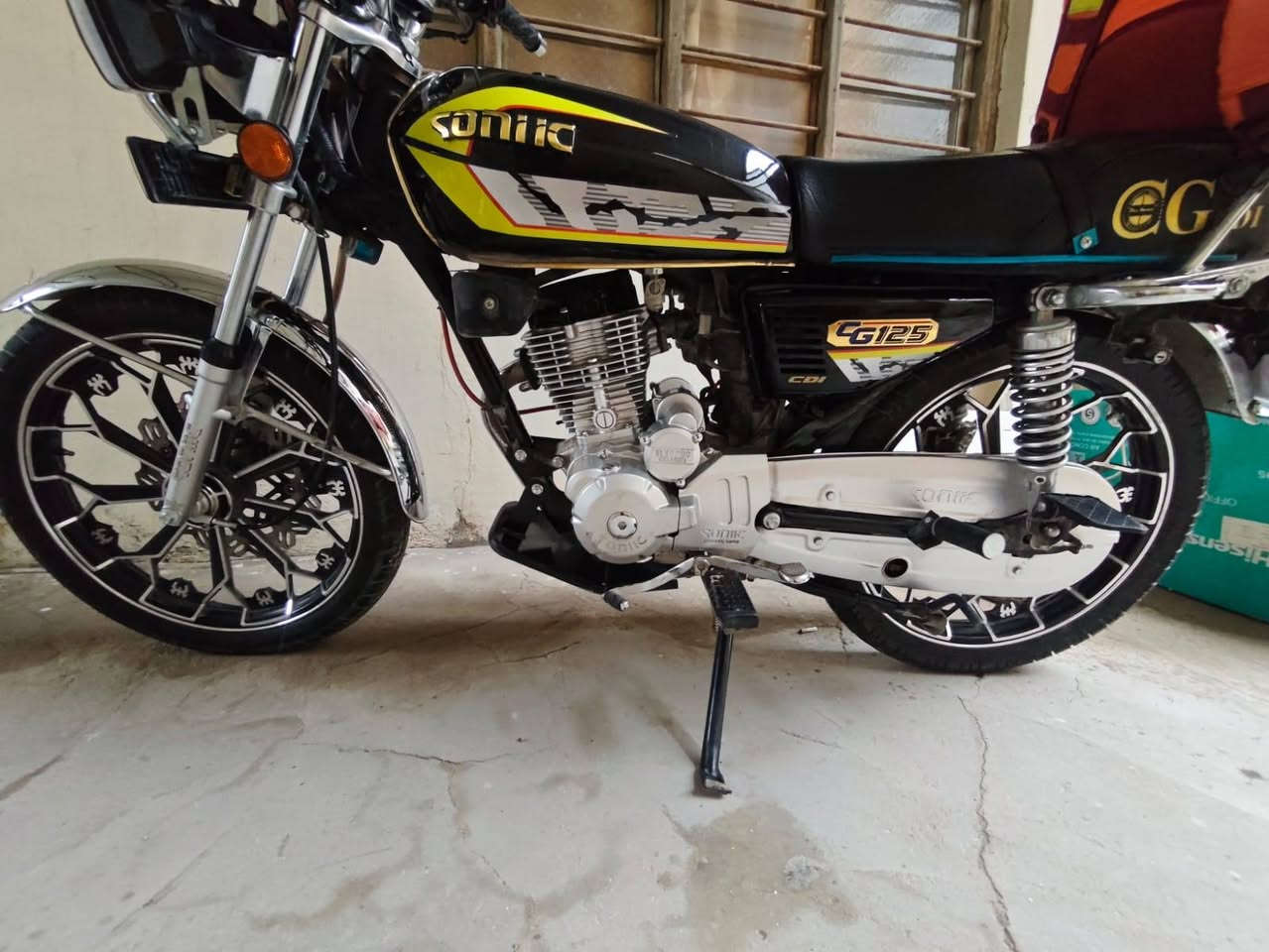 سلام عليكم للبيع دراجه سيفان مديل 2025 شغاله من كلشي ومكفوله كفاله عامه تشغيل بصمه ودكمه وشغيل عن بعد دراجه مسجله صادره بيه سنويه وباقي لوحات على استلام مداور ثاني يوم مكاني النجف شارع مطار صب مقابيل قريه الغدير استفسار ***********
