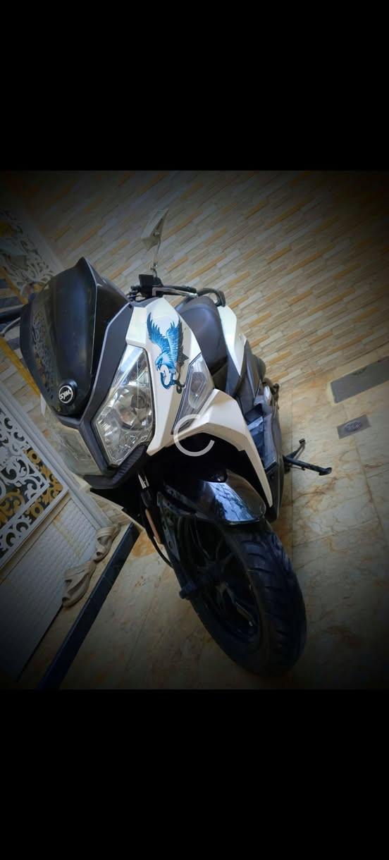 سلام عليكم
دراجه. سيام دراجه حلوه ونضيفه ما يرادله شي فقط تاير خلفي تعبان دراجه كابريتر  عنوان منصوره الاسكان يم كليه العلوم  
سعره دراجه ٥٥٠بيه مجال ل طيبين 
هاذه ***********
