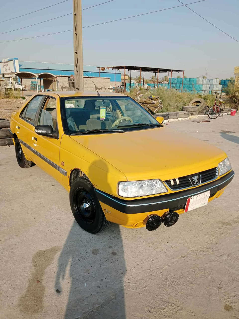 السلام عليكم 
سيارة بيجو للبيع 405 موديل2016 سياره مگفوله فقط جاملغ مبدل مگينه وگير جديد عداديه جديده تخم تاير جديد باتري جديد رقم كربله سنويه 28 تبريد شغال عنوان بابل گفل 
الرقم التواصل ‏‪***********‬‏
