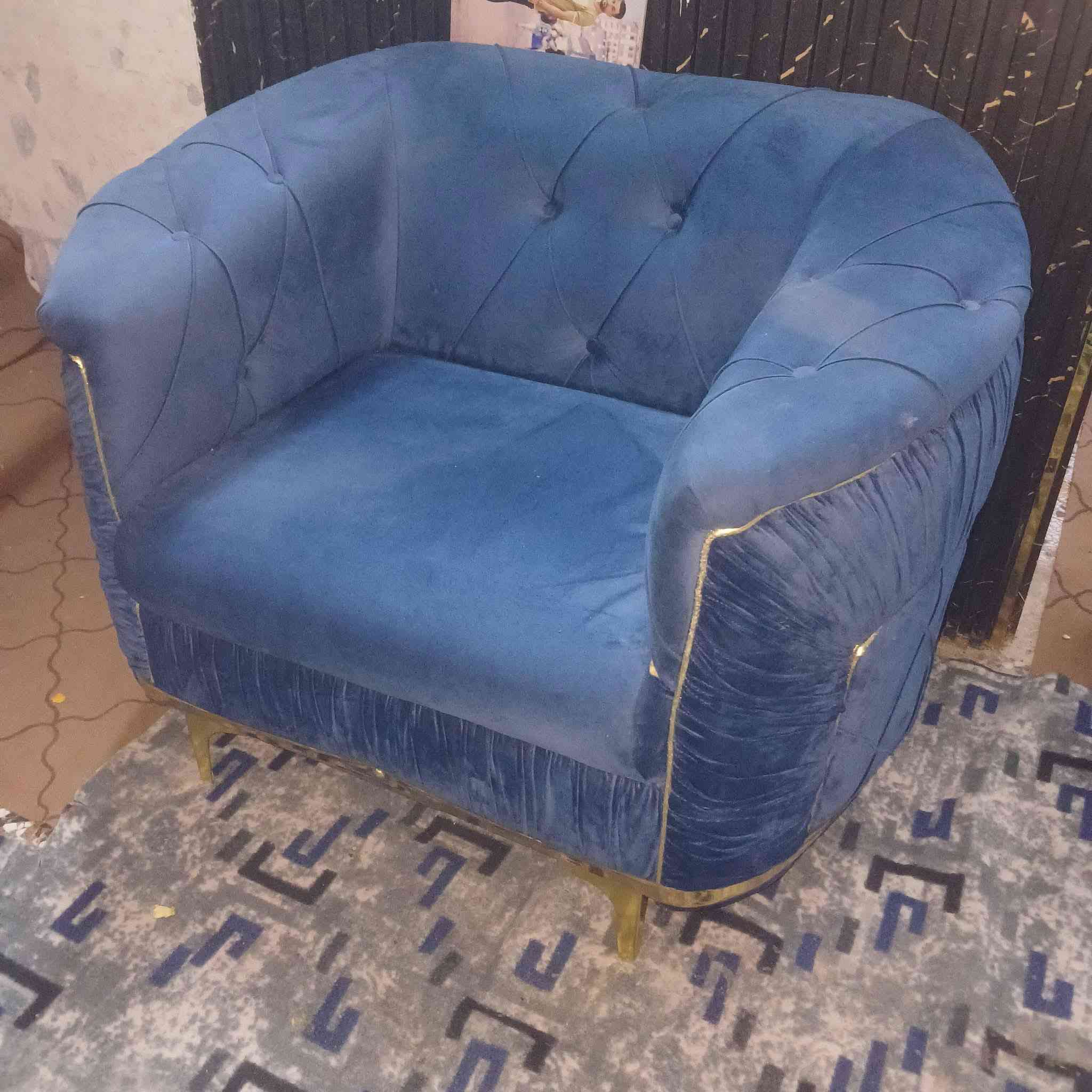 تخم ٥ مقاعد مستخدم شهر تفاصيل بلمقطع
السعر ع خاص او اتصل ع رقم المكان بغداد المعامل ***********
