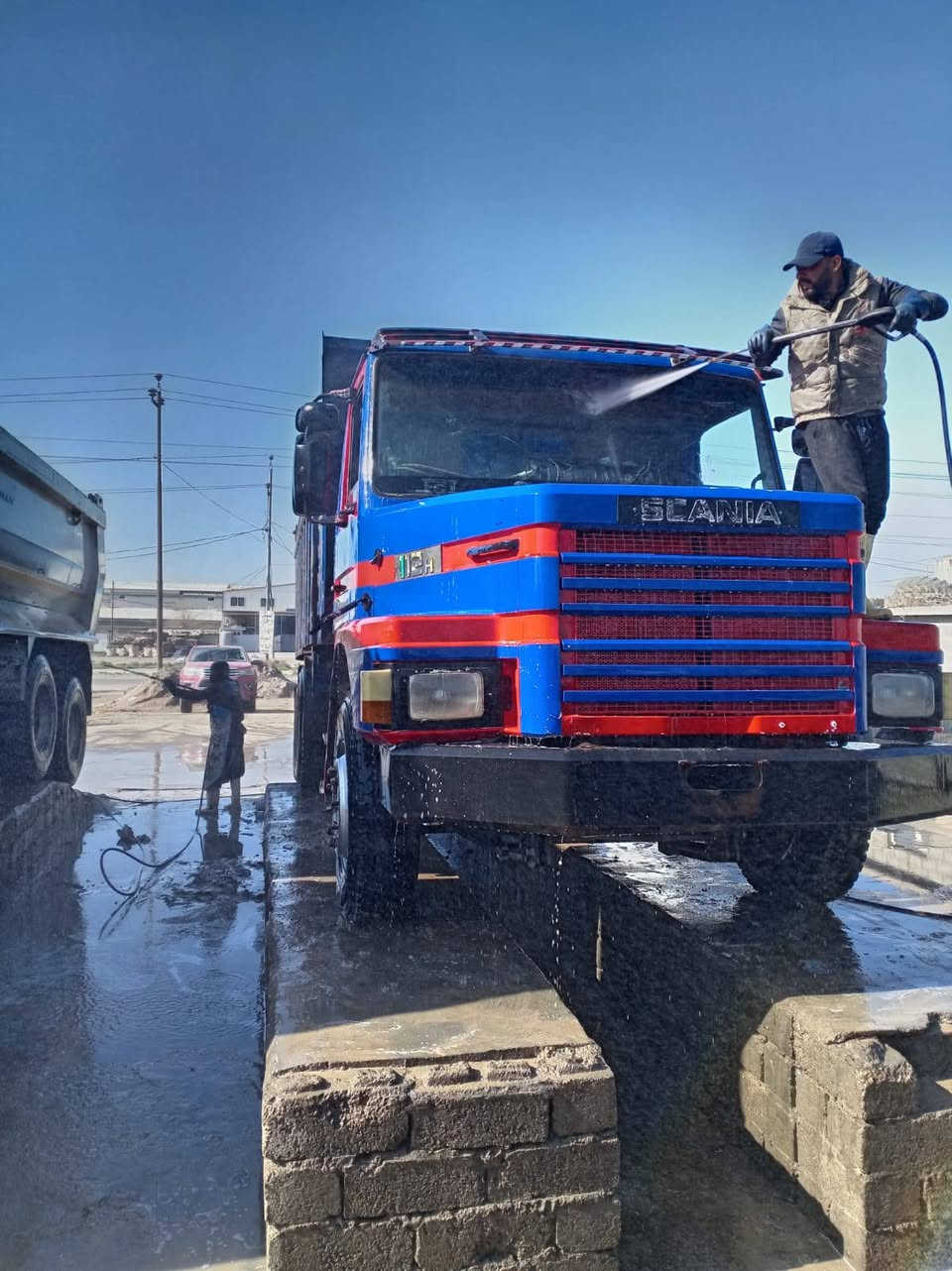 اسكانيه ٨٨محرك كير بشرط تخم تاير تبريد ثلج  رقم اربيل شرط التحويل مكاني كركوك. سعرها ١٤٠ وبيه مجال
***********
سنويته ساقط شاطي مظروب باج
