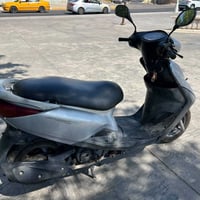 بريز نظيفة جدا السعر 650 الف عنوان ساحة عدن 07705837785