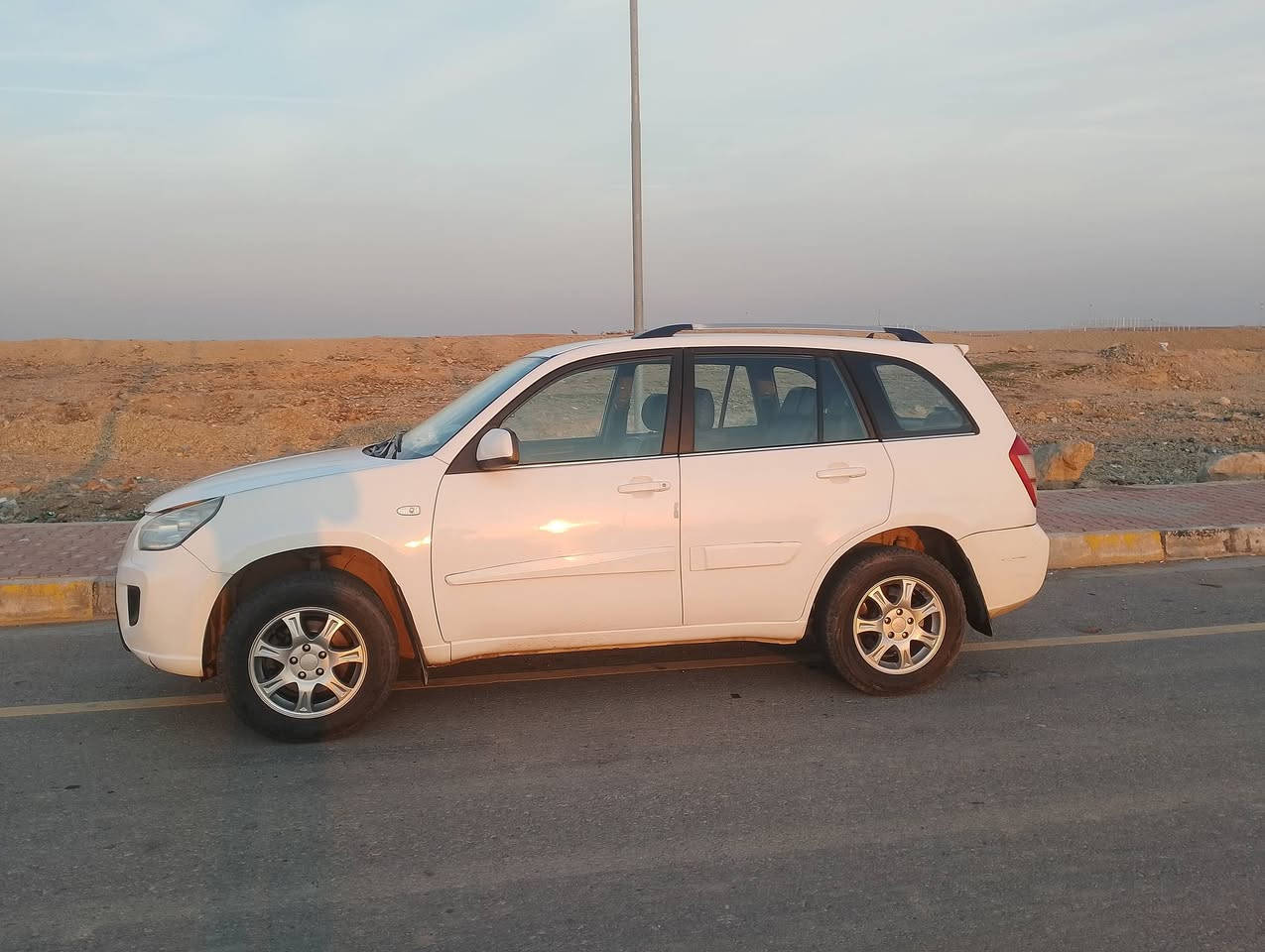 للبيع تيكو موديل 2014 كير ميكانيكي تدفئة و تبريد محرك تعمير رايمن قبل 20 يوم كفالة  من الصبغ والضربة باتري جديد وطخم تاير جديد وكابون بازين رقم اربيل سنوية 2028 السيارة  في الموصل والشرعي في الموصل السعر 72 بيها مجال قليل ***********/ ***********
