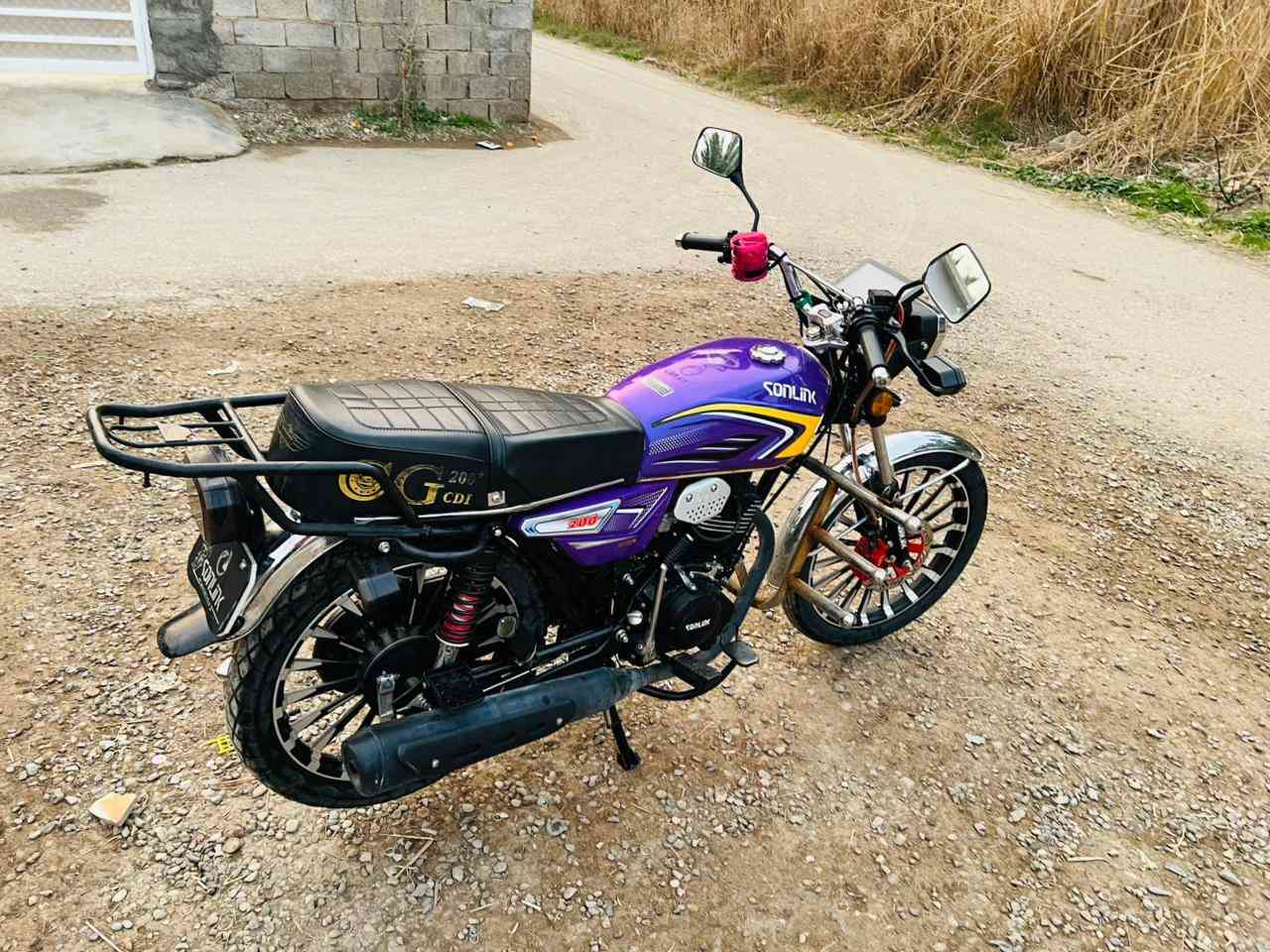 بسم الله الرحمن الرحيم السلام عليكم ورحمة الله وبركاتة دراجه للبيع النوع سونك موديل 2025نضافه فول ماكو شي مايشتغل السعر 900 او مراوس حسب القناعه الاستفسار ***********
