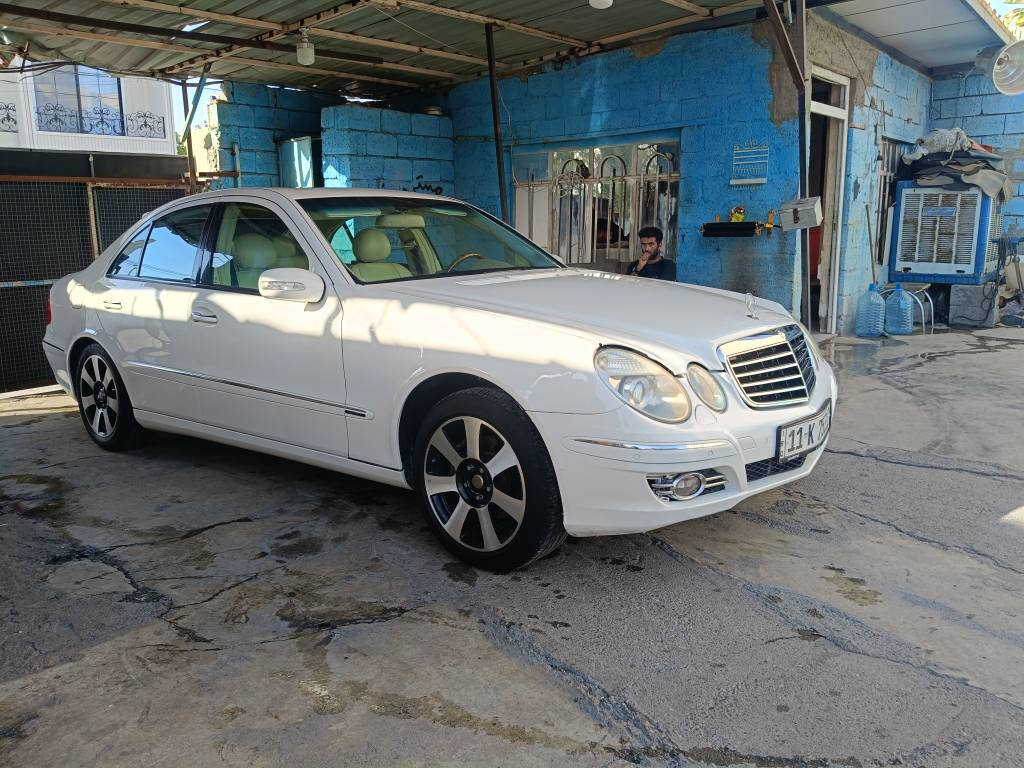 السلام عليكم سياره مرسيدس للبيع 211 حرك 6 في بدون حوادث موديل 2003 رقم سنويه جديد وارد خليجي مواصفات مرسيدس معروفه السعر 135 دولار الرقم الهاتف *********** كركوك, العراق
