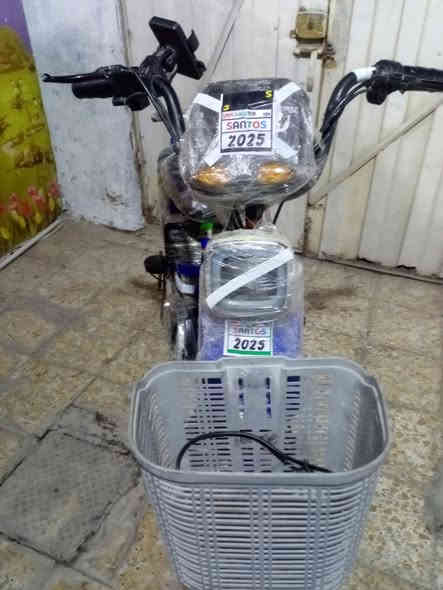 ***********سعر 270وبيه مجال وترهم مراوس
دراجه شحن
 وسويج 🔑

 اريد ابيعه سرعه55 حقيقي تمشي40 كيلو شحنه الوحده 
هورن📯
 لايت عالي ناصي🚨

  قفل سرج 
مكان النجف / حي ميسان 📍
***********
