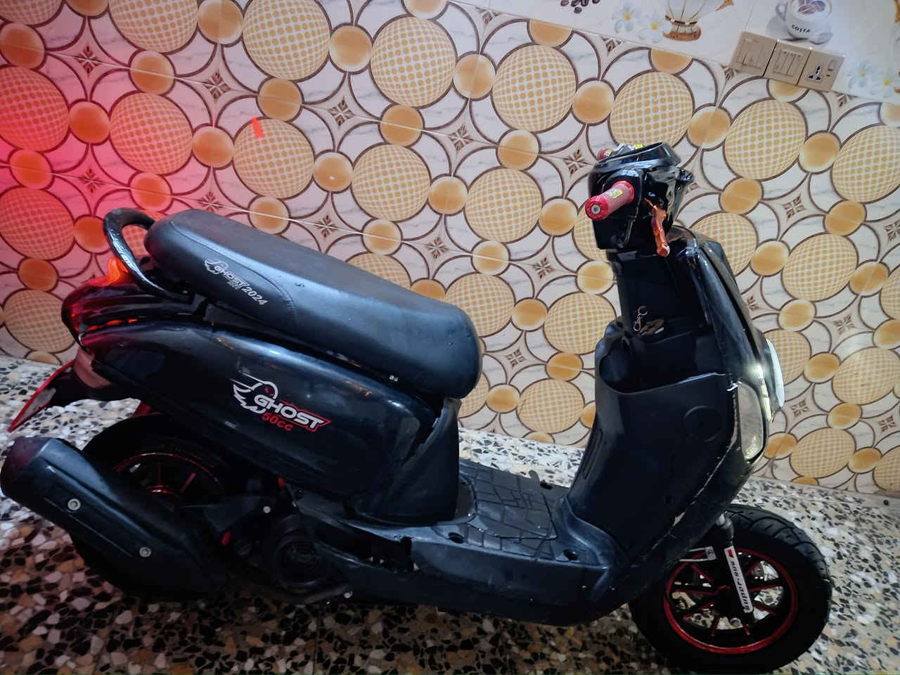 بوليس إيطالي بصمه موجوده وشغاله مديل 2024 كفاله عامه فقط كفراته وما يثرن عليها دراجه بيه
 [تزويد خارجي] فقط محرك مجفت
 شي متروكه فتره ما مثر عليها [محرك 49] قابل التزويد بستم75 [سرعته95] كفرات ختم واحد شرط بيه تزويد 
1_وياله رياضي
2_يدات ابرك رياضي
3_دبلات امامي
4_دبلات خلفيه رياضي
5_فلتر بنزين رياضي
6_كابريتر رياضي
ملاحضه تزويد مالته كله اصلي ما بي تجاري
سعر650 ماكو هيج سعر بهيج نضافه
 بيهك مجال بسيط


**إذا كنت صاحب هذا الإعلان وتريد حذفه لأي سبب، رجاءا أرسل رسالة إلى الدعم الفني**