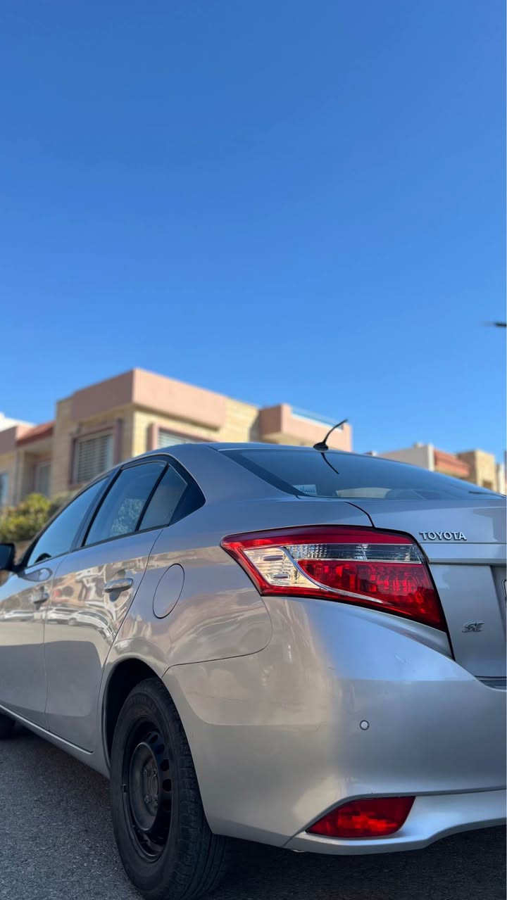 Toyota yaris 2016 
یارس مەكینە گەورە ڕەنگی سلڤەر ماڵی دۆستە گێڕ و مەكینە و هەموو گیانی بە شەرتە سپێری دانەگیراوە ناو زەرد تەنها ١٢٧ هەزار كم ڕۆشتووە پێشو پشتی كەپسە كاڵبوونەوەی نیە تەنها سێ پارچەی پەمپە بێ ناو گرتن ڕەقەم سلێمانیە چوار تایەی تازە و پاتری تازەی بۆ بەستراوە سویچی زیادەو كەتەلۆگی شەریكەی لەگەڵە
ڕەقەمی تازەیە و ڕەقەم سلێمانیە 
نرخی ١١٧ گەڵاو مەجالێكی كەم
☎️ 0770 156 9460 السليمانية, العراق
