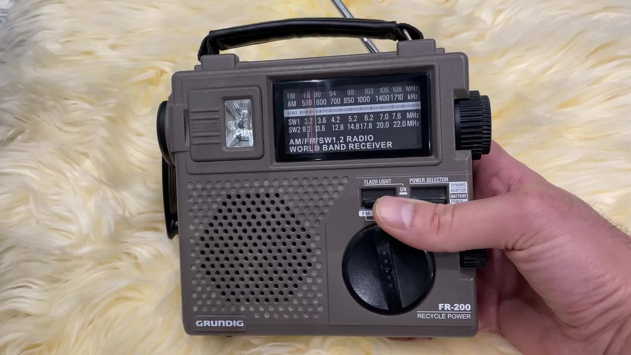 راديو طوارئ گراوندگ قديم 
ملاحظة // مبدل اريل و موجة fm تعمل فقط

اللي يفيدة يراسل الصفحة
متوفر توصيل


**إذا كنت صاحب هذا الإعلان وتريد حذفه لأي سبب، رجاءا أرسل رسالة إلى الدعم الفني**