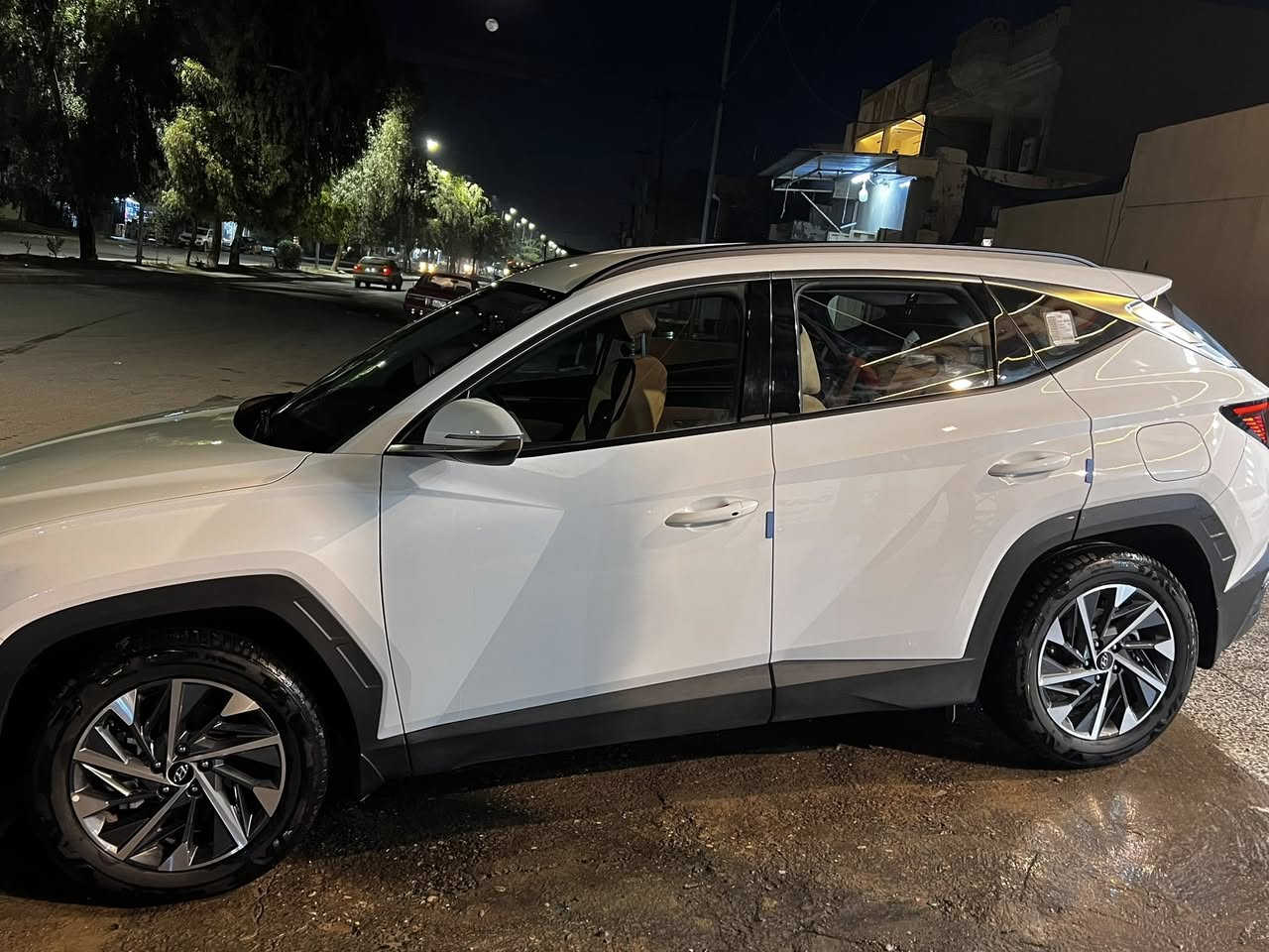 توكسون 2024 كوري
سيارة جديدة بمعنى الكلمة

بدون بارد و ضرر

ماشية ١٥ ألف كيلو 

مواصفاته مواصفات سيارات الكوري

بصمة تشغيل عن بعد ..بصمة أبواب 

تبريد تدفئة اوتوهولد. مانع انزلاق

هاندبريك دكمة 

ويل ١٨

كشنات الأمامية كهرب

السعر 223 ورقة

التواصل ***********
