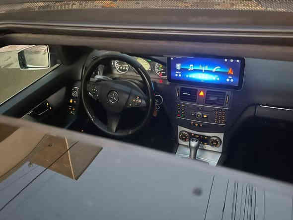 سلام عليكم مرسيدس بنز 2011 c200 محرك 2000تيربو خليجي بدون ضربه وبدون صبغ فقط شخط بجاملغ صدر ومرشوش سياره رادارات امامي خلفي جانبي فتحه سقف كشنات كهرباء جلد ومخمل كير ومحرك خير من الله سياره ماشيه 173 رقم مميز بسمي ثاني يوم تحويل سعر 120بيها مجال قليل مكاني الدوره شارع ابو طياره 
***********
***********
