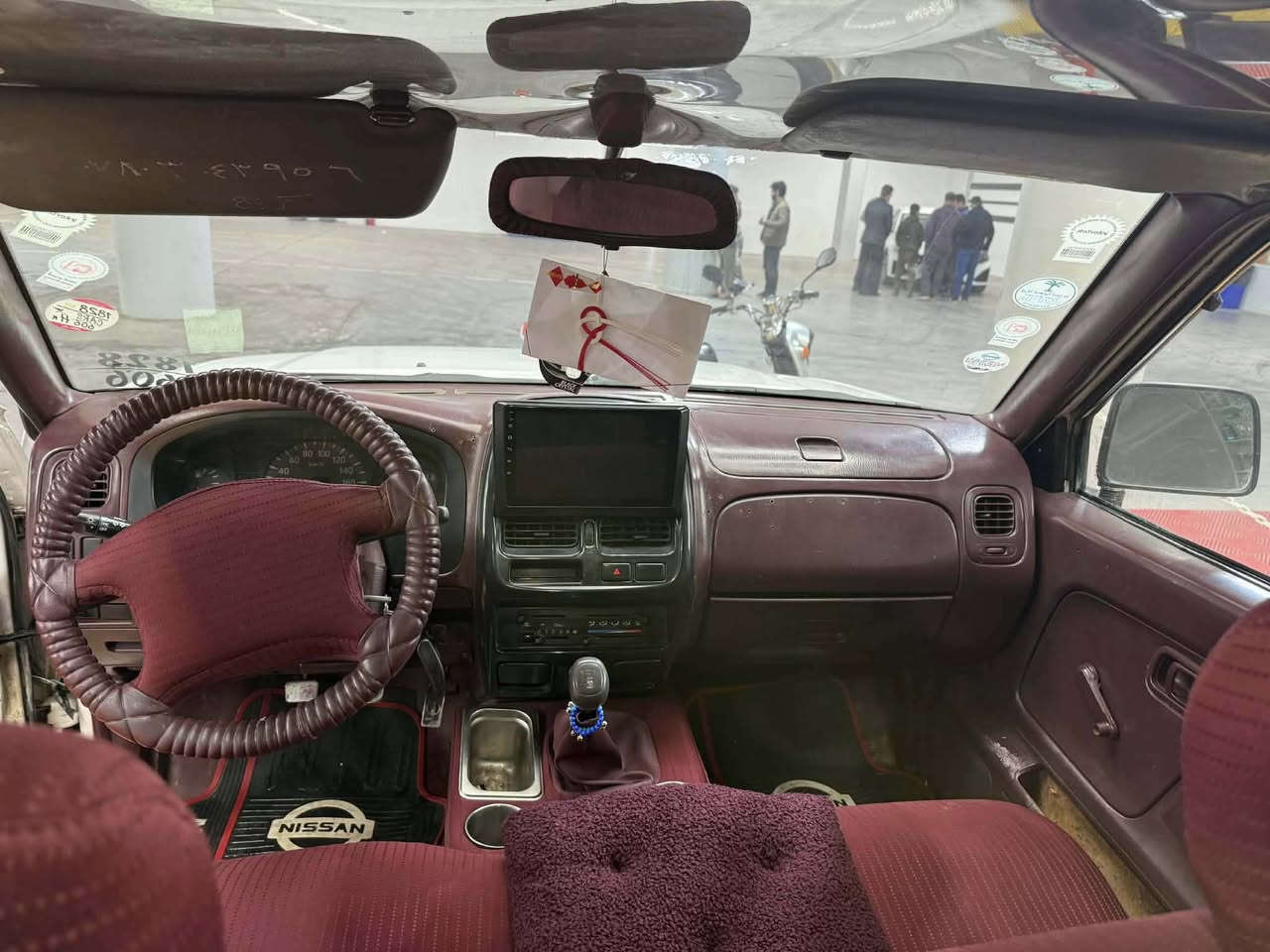 ‎نمونەیە لە جوانی لـۆکک🔥.
‎بــــــــۆفـــــــــرۆشـــــتن 📢.
‎سەیارەکە ساخە مزایدەیە بەناوی خۆمانەوەیە👑.
‎لــــۆۆۆۆۆۆۆۆک وەک شەریکە ماوەتۆ 📦📦.
‎سەیـەرەکە ماڵی دۆستە یەک دینار مەسرەفی تیا نەماوە سەقفـی شوشە نەبێ نەتەوێ
‎گێـڕ و مەکینەی وەشەرت  
‎لەڕاستی جوانترە نەک بڵێی بەس ڕەسمە
‎تـایەو ویـلی لۆکککک🛞🛞. 
‎ناو دەرەوەی لۆکە ماشاللە
‎عام بۆیاخە لەسەر ساخی  
‎زەمانی هەموو شتێکی ئەکەم👍🏻👌🏻.
‎مەکینەو گێڕی وەشەرتە تەبریدی سارد و گەرم جایزە
‎سەیارەکە مۆدێلی (2007)یە 
‎سەیارەی مەعرەز نیە ماڵی دۆستە
‎بەدوای عەیبا مەگەڕێ ڕۆن و پاتری تایەو ویلی هەردوو جامی هەڵگیراوە هەمموی جایزە  
‎یەک تەقەو ڕەقەی تیا نیە برێکی مەسبووته کەمێ مەجالی برایانەشی تیایە
‎لە  کەلارە
‎ئەوە ڕەقەمەکەمە یان ئەدم بۆ بنێرە لە خزمەتام موشتەری نیت سەری خۆت و منیش مەهێشێنە
***********
