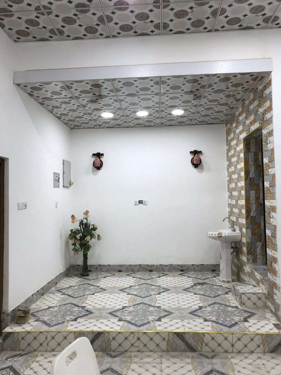 بيت للبيع قطاع 15 شعبان قرب الساعه ومقابل البيت ساحه فارغه المساحه 170 طابقين للاستفسار ***********
