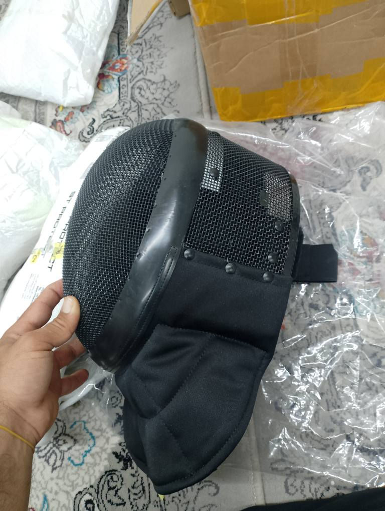 للبيع خوذة مبارزة احترافية، أصلية وجديدة، مخصصة للبطولات والتدريب المتقدم.
​الماركة والمواصفات: معتمدة من قبل الاتحاد الدولي للمبارزة (FIE).
​درجة الأمان: المستوى الثاني (Level 2)، يعني تتحمل أقوى الضربات.
​مقاومة القماش: (1600 NW) نيوترن، أعلى معايير الحماية للرقبة والوجه.
​الحالة: ممتازة وجاهزة للاستخدام السليمانية, العراق


**إذا كنت صاحب هذا الإعلان وتريد حذفه لأي سبب، رجاءا أرسل رسالة إلى الدعم الفني**