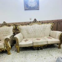 تخم للبيع ملكي نضيف اي ضرر ما بيه وثكيل كلش ٨ مقاعد وياه مفرش هديه الس...