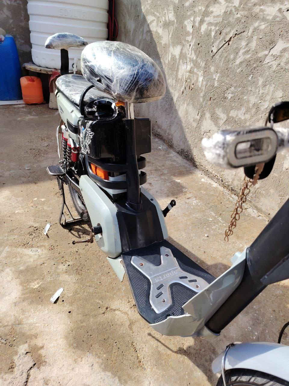 دراجه شحن موديل 2024 جديده مابيه اي نقص +سويج وبصمه تشغيل عن بعد كهرباياته شغالات كلهن السعر 350وبيه مجال قليل ***********
