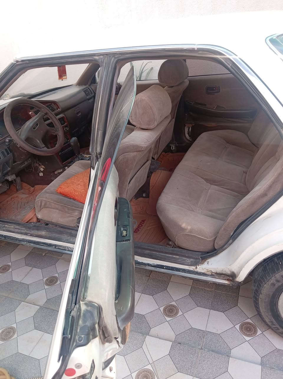 مارك عظم موديل ١٩٩١ رقم كربلاء الماني سنويه لل٢٦ شهر ال٨مالكها بالنجف بيها ضربه بالجاملغ الامامي ومعمر بيها اللغد وطخات بالجاملغات الخلفيه والباقي شوف العين افضل مكينه ٢ونص وكير جدد كهربائيات شغاله كلها تخم تاير جديد باتري جديد منظومه تبريد كامله جديده نقص فقط كمبريسر حداديه نظيفه والباور بي جبن نقص السعر٢٨ وبي مجال للشراي مكانها ديوانيه للاستفسار الاتصال ***********
