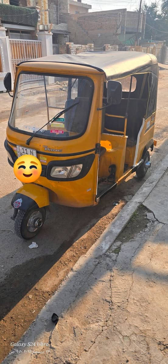 شباب تكاتك للبيع الزركه 21 والصفره 20 لوحه وسنويه شرط التحويل الكشر كفاله بس هلالات صبغ المكاين مبدل بيهن بستم اصلي ليبل وردي شركه الزركه 6300 والصفره 5 مليون وبيهن مجال للطيبين مكاني البياع الشرطه الخامسه قرب جامع الجميلي الشراي يتصل مارد خاص ***********
