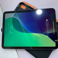 ايباد ١١ • ١٢٨ • مستعمل قليل