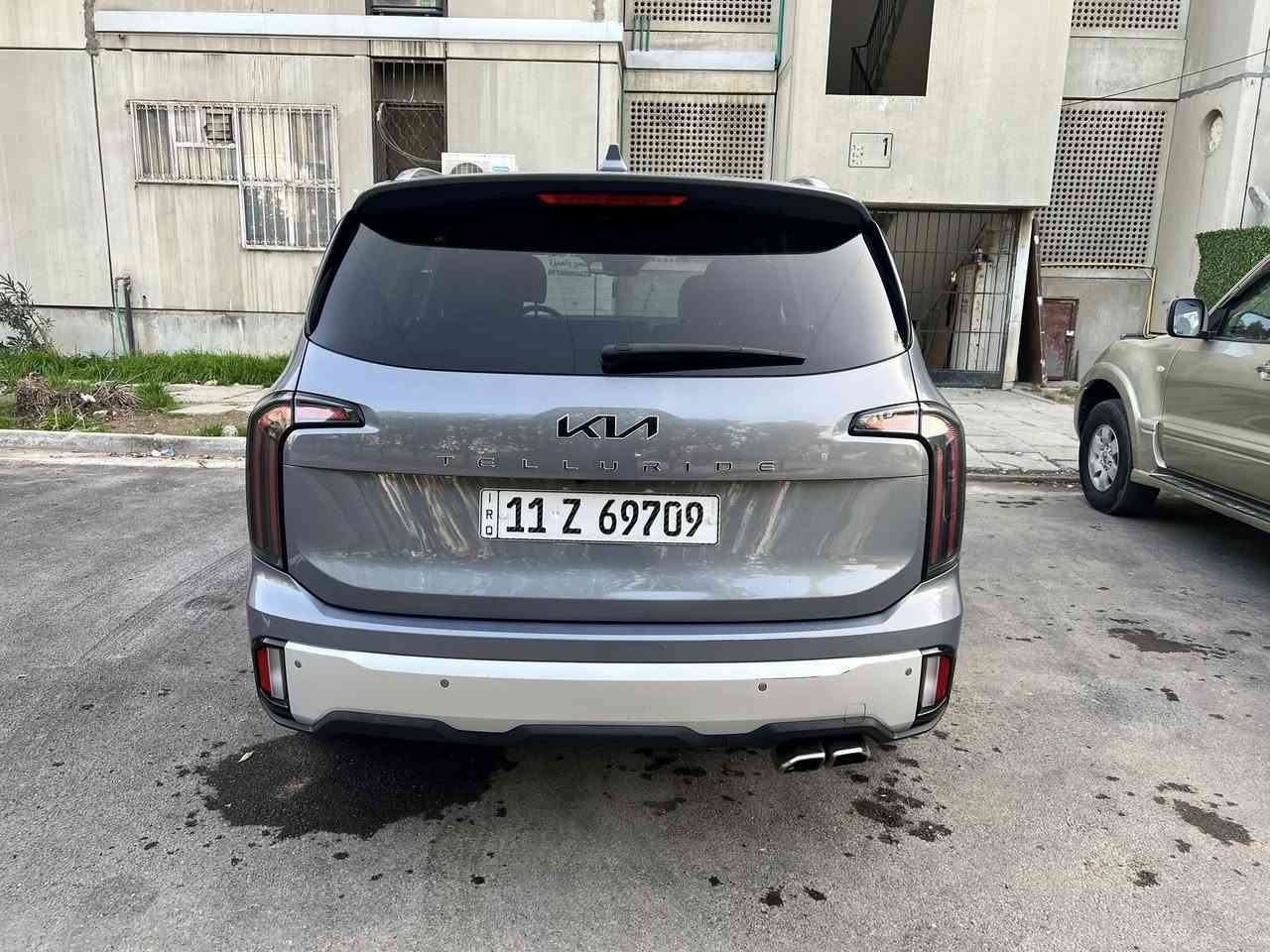 كيا تلورايد 2024
لون رصاصي صدر الحمام 

 رقم بغداد

 ماشية 34000 كيلومتر

مـواصـفاتها 

فئة Ex 

سلندر 6 3800cc

فتحة سقف

بصمة

تشغيل عن بعد

كشنات كهرباء

 كشنات تدفئة تبريد

تحديد مسار

تحكمات ستيرن

نضام ابل كاربلاي

اندوريد اوتو

كشنات جلد 

كشنات vip

عدسات زينون

شاشة متصلة

مانع تصادم امامي/خلفي/جانبي

راداد امامي و جانبي و خلفي 

اوتو هولد

اوتو ستوب

اشاير بل مري

لايتات امامي خلفي LED

مري شفط

جنطة كهرباء

7 لراكب كشنات فصل

حادث مثل ما موضح بالصور 

و مرفق رقم الشاصي 

***********

سعرها 29000$ و بيه مجال
